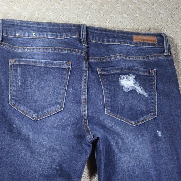 Just USA Size 5 Distressed Blue Jeans - Picture 3 of 8